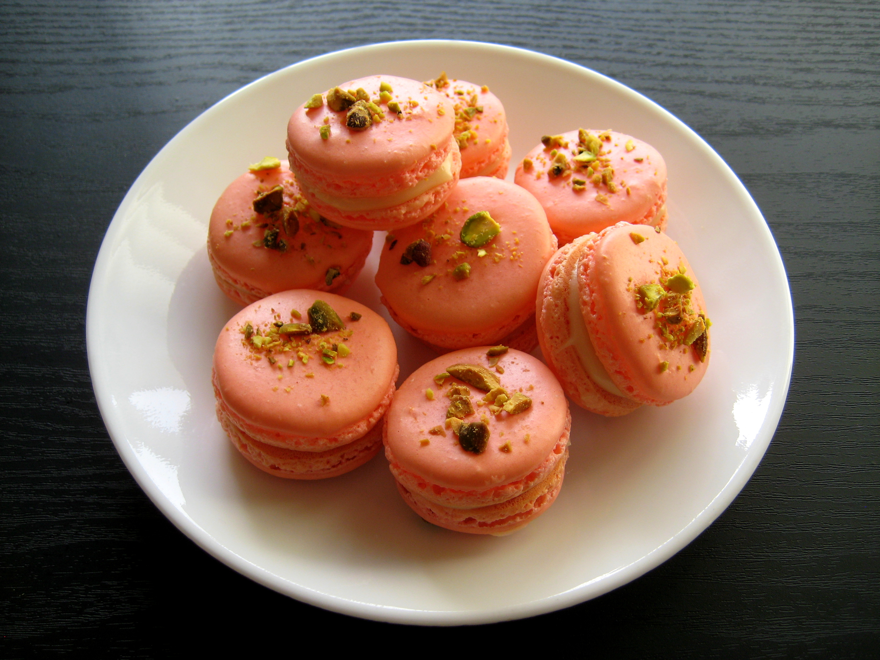 grapefruit pistachio French macarons