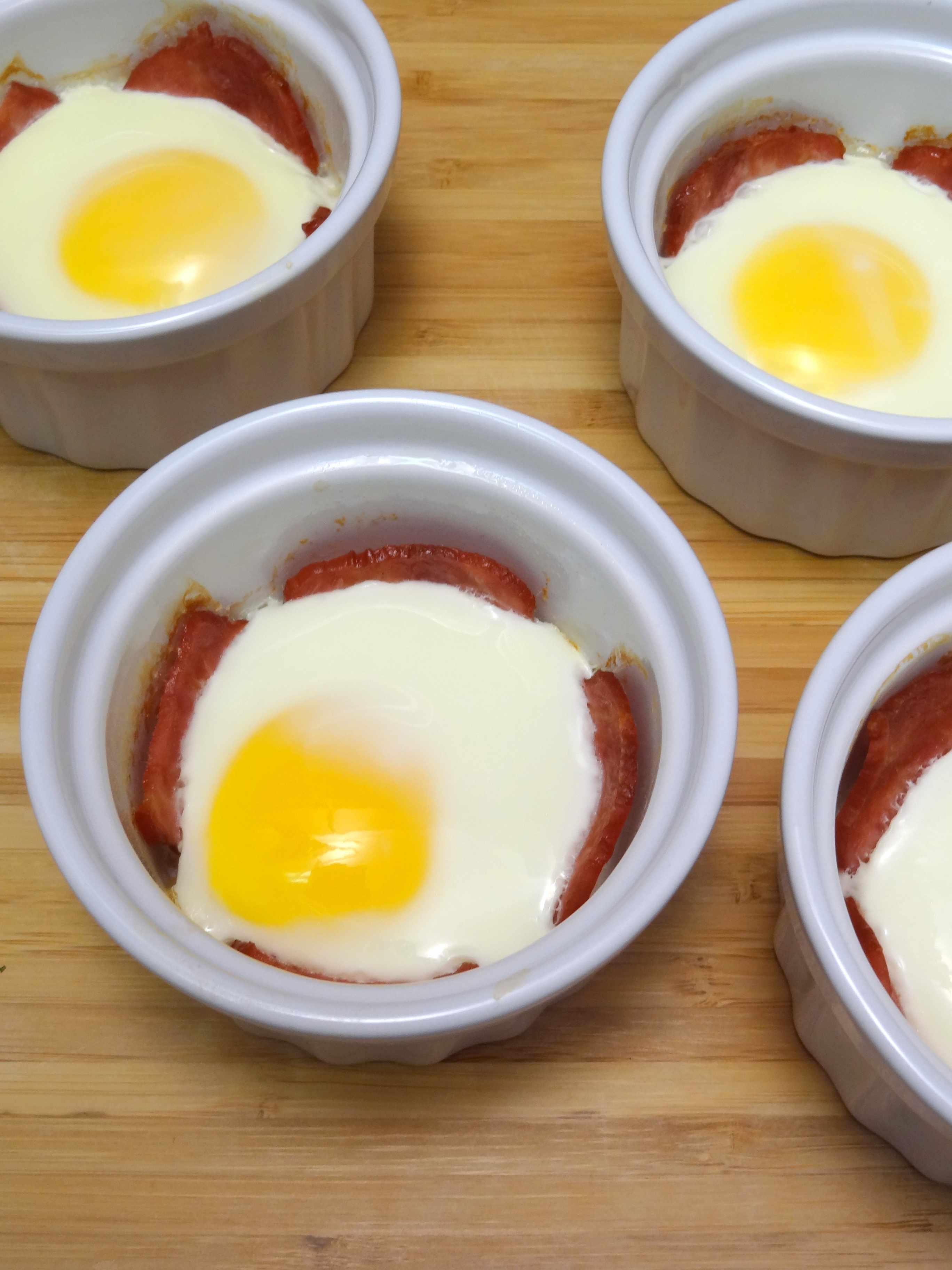 baked egg and bacon cups