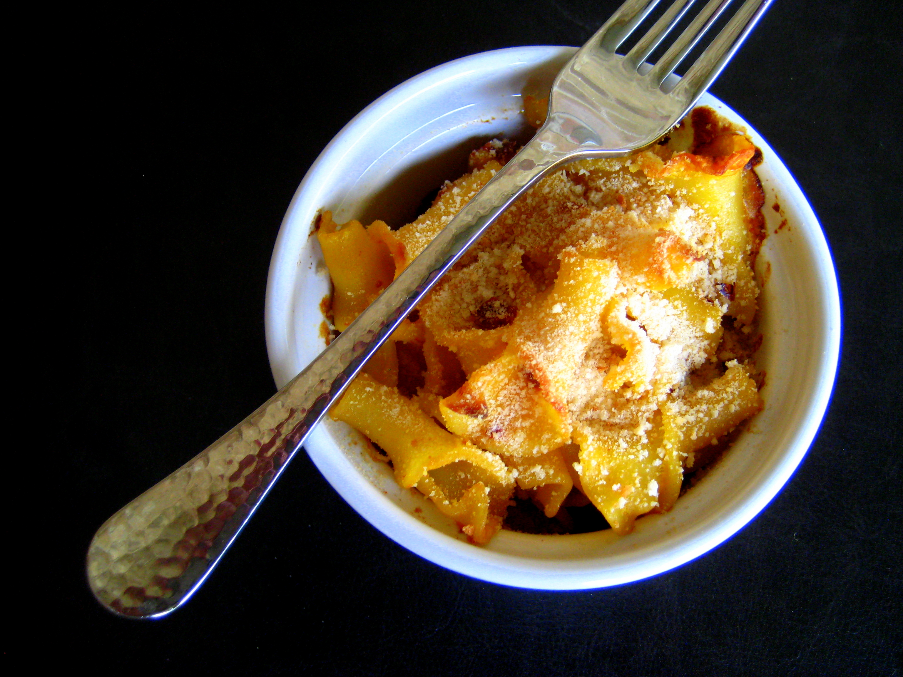 spicy chipotle pumpkin mac and cheese