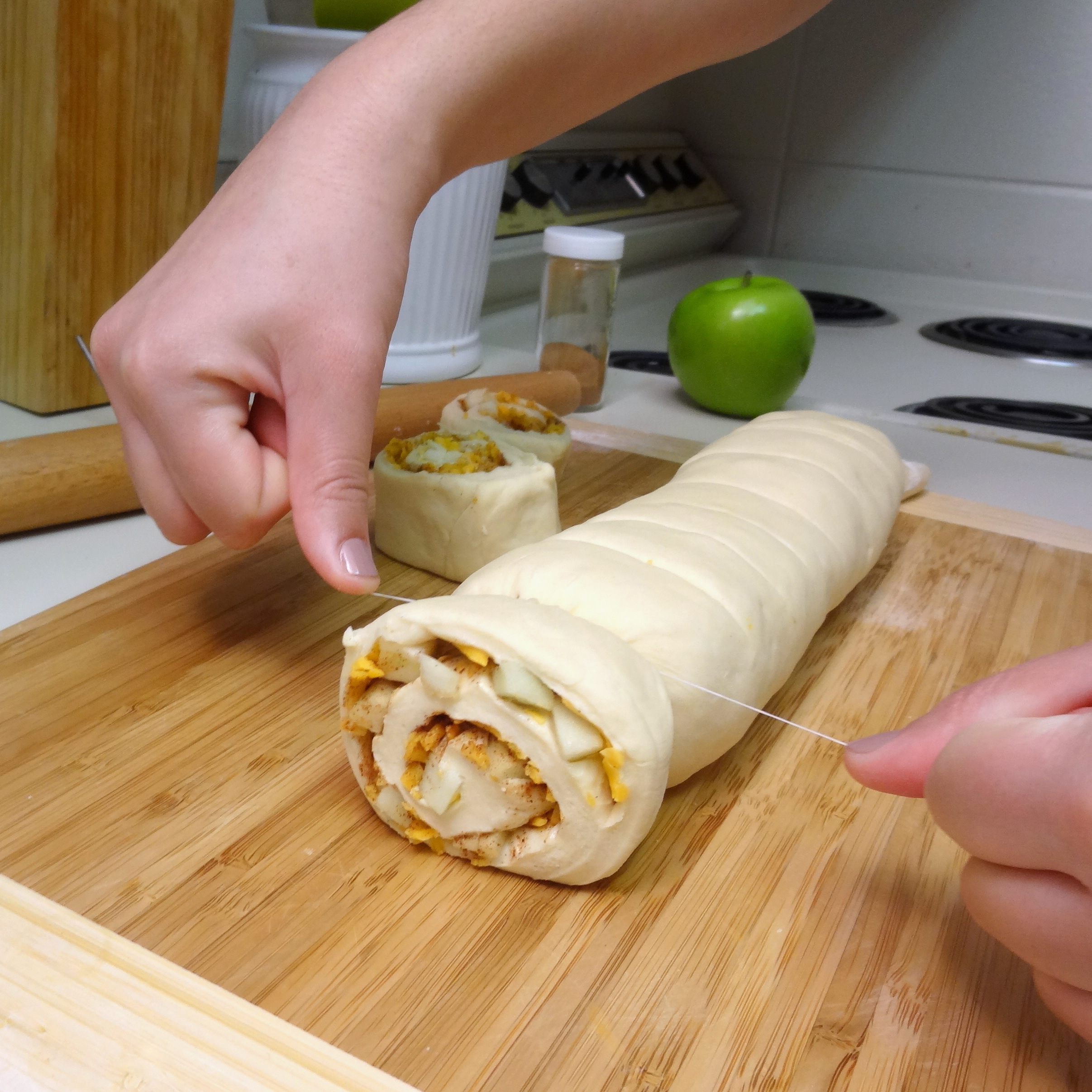 how to cut dough with floss