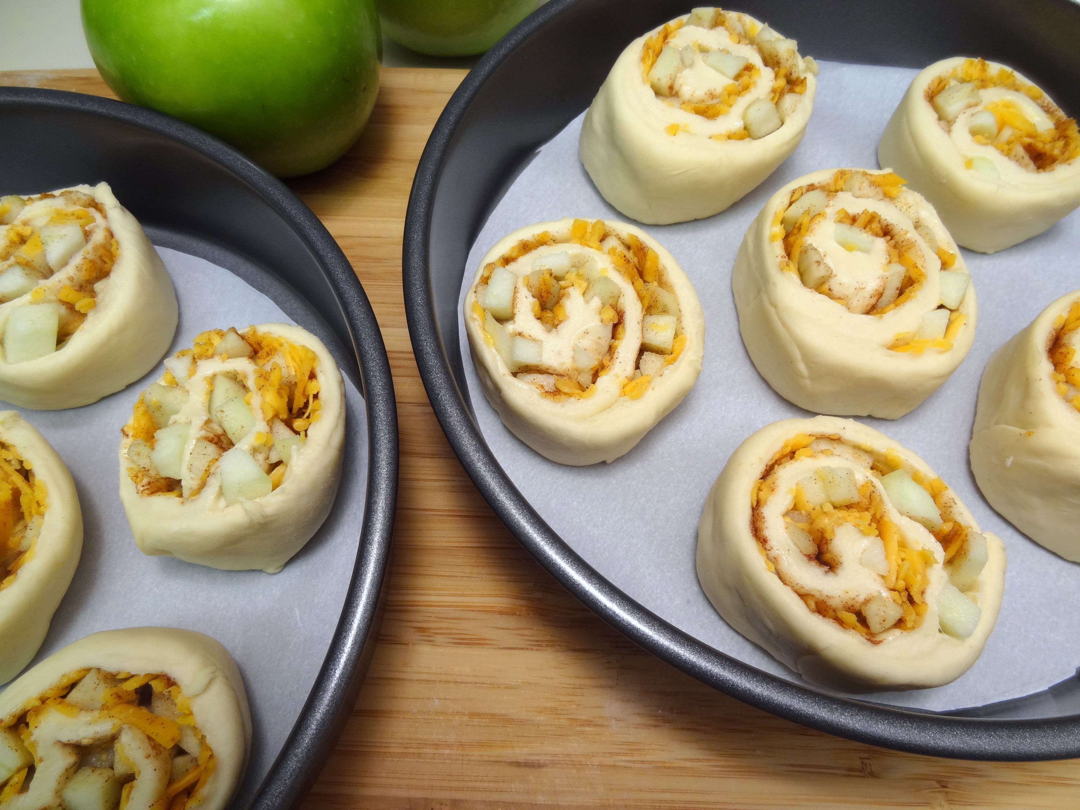 cheddar apple cinnamon rolls