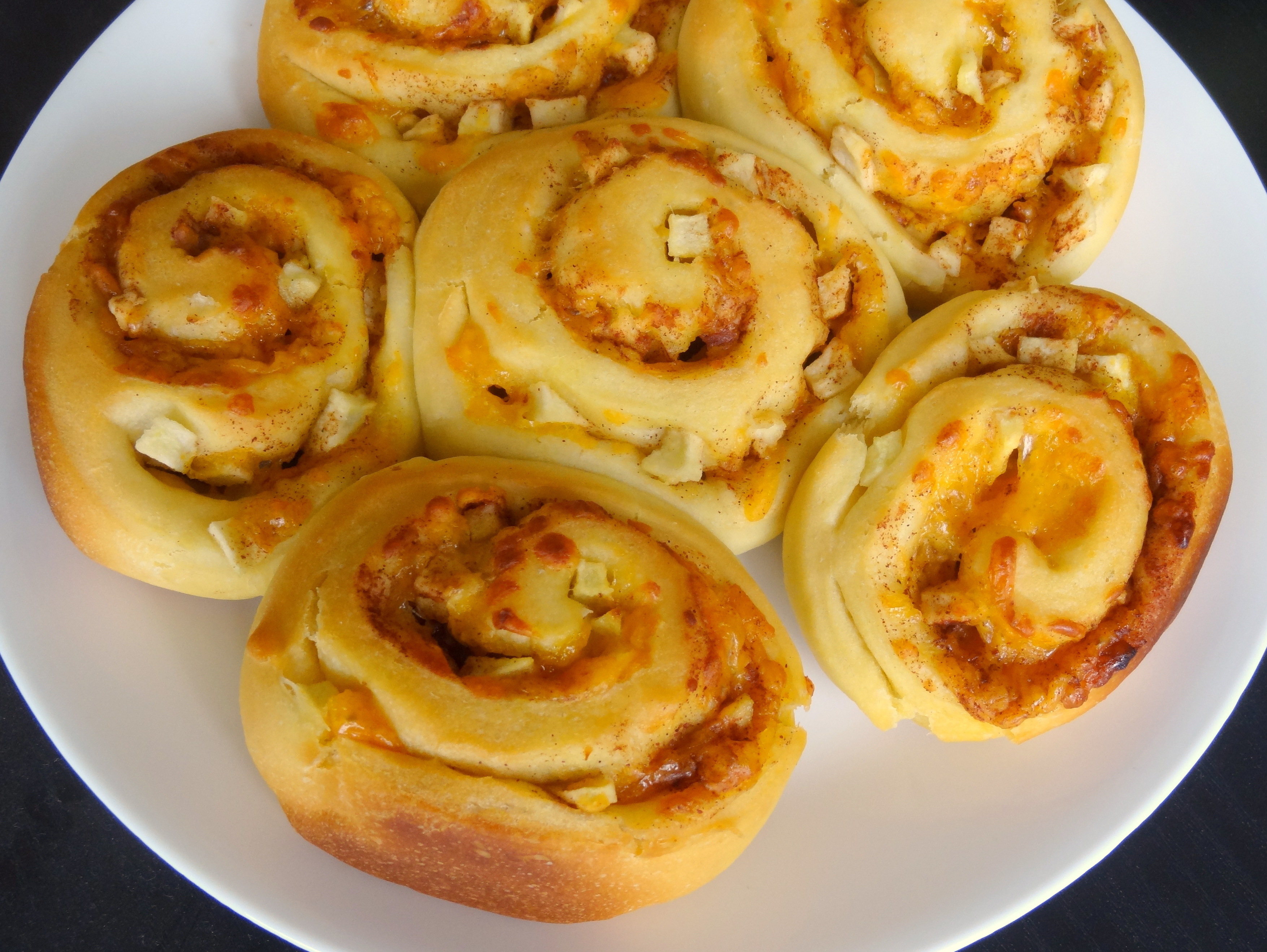 cheddar apple cinnamon rolls