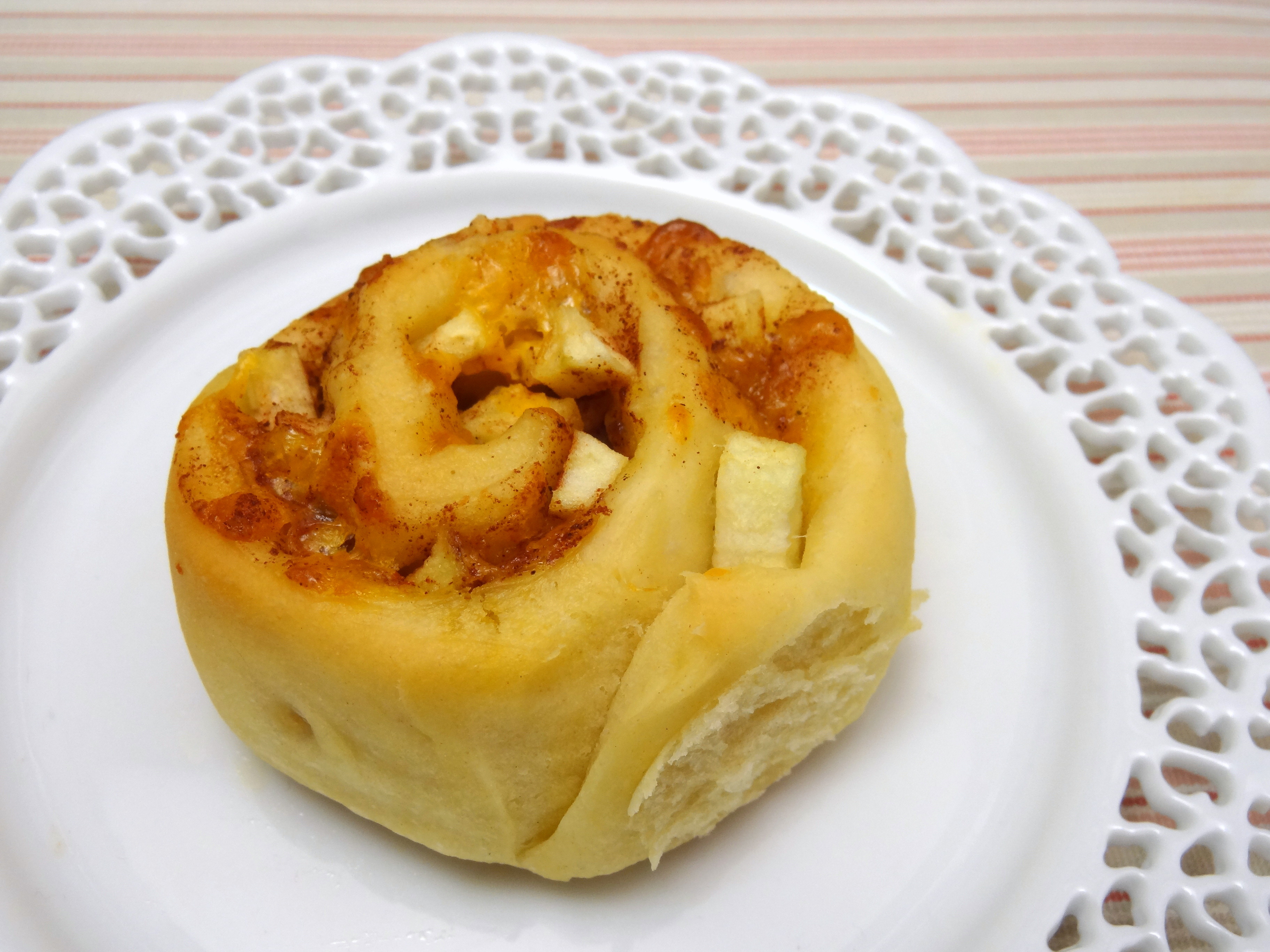 cheddar apple cinnamon rolls