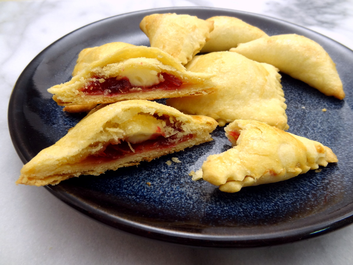 cranberry brie pastries