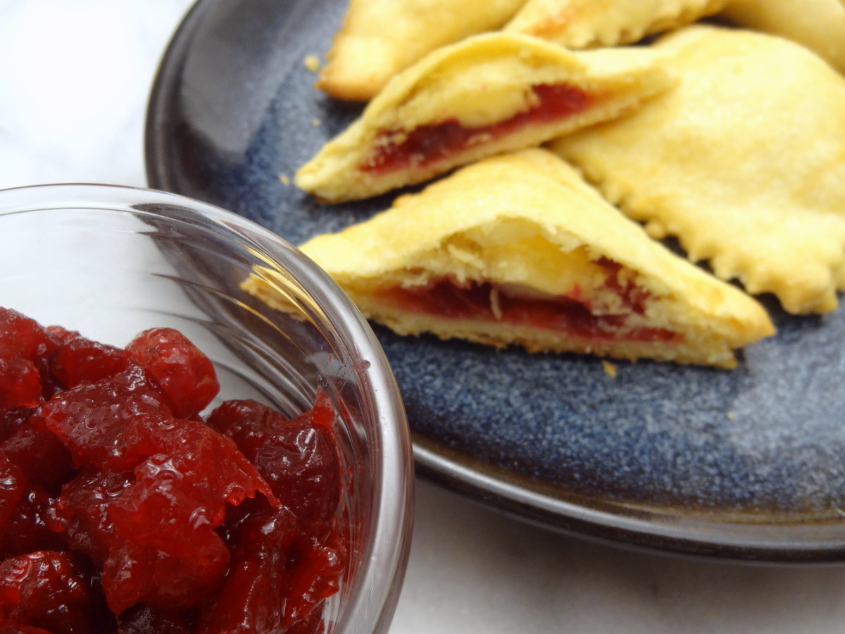 cranberry brie pastries