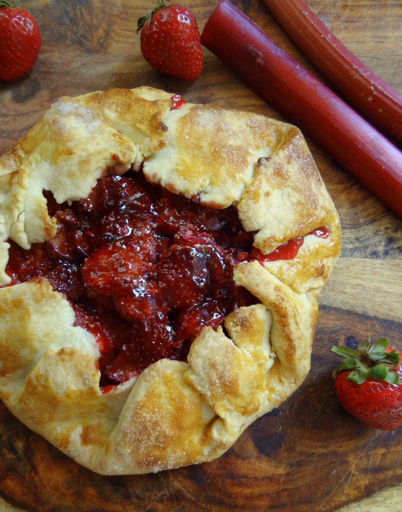 strawberry rhubarb galette