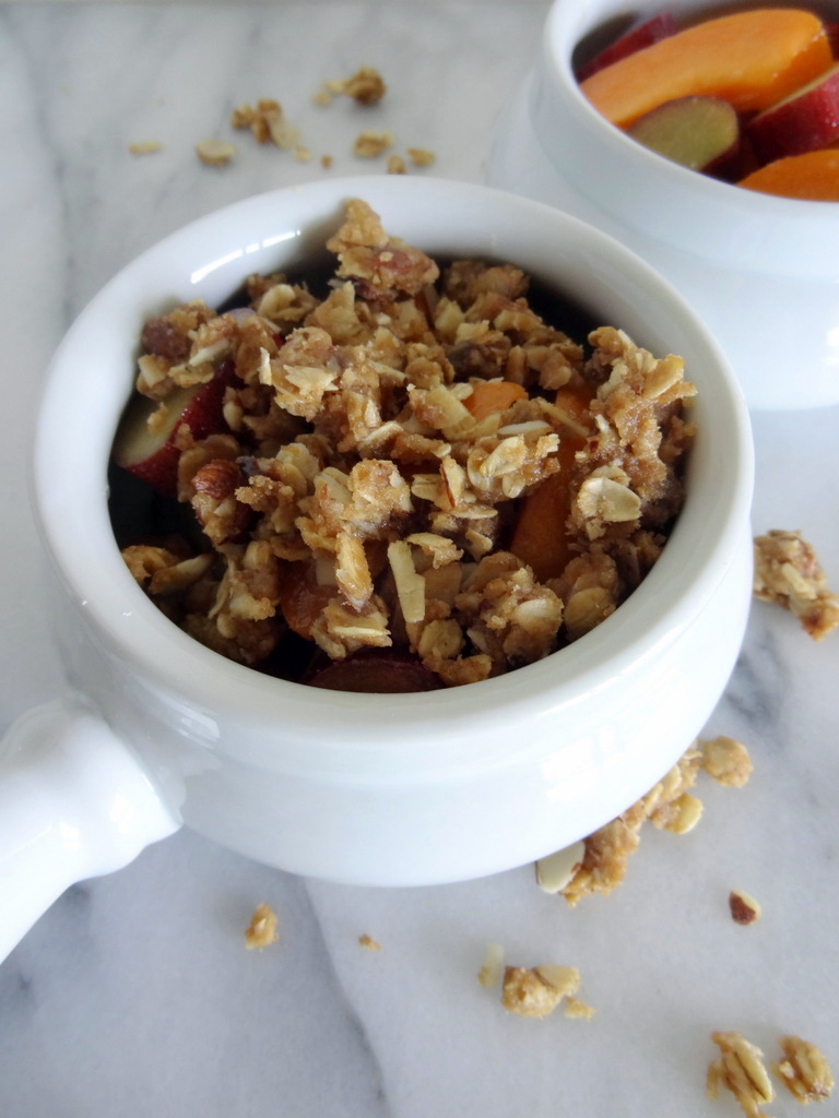 apricot rhubarb crumble