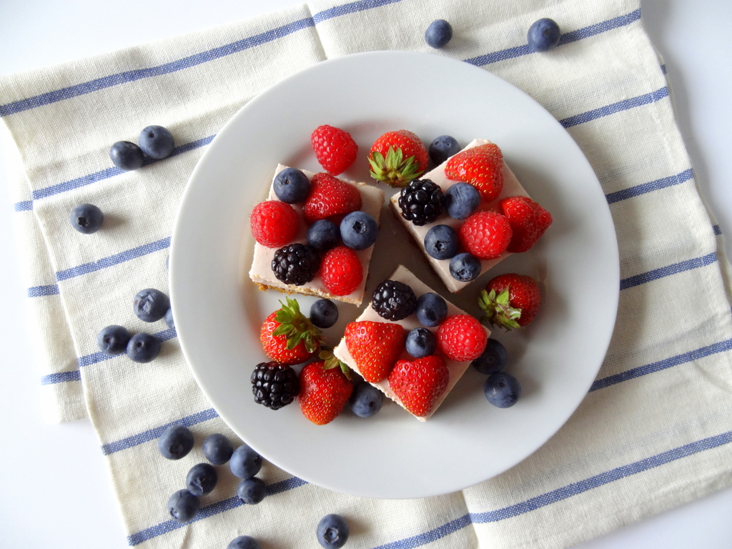 very berry cheesecake squares