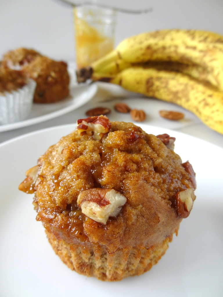 caramel banana pecan muffins